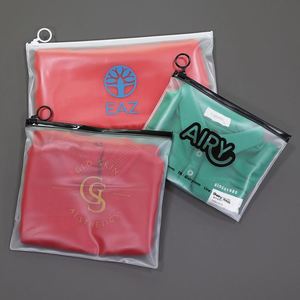 Sacs à fermeture éclair en PVC transparent personnalisés avec logo imprimé pour cosmétiques, vêtements, emballage de cheveux, sacs à fermeture éclair mats - Product Image 4