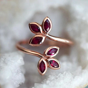 Anello Aperto con Foglia in Zircone Color Oro Rosa per Donne, Gioiello da Dito Dolce e alla Moda - Product Image 1
