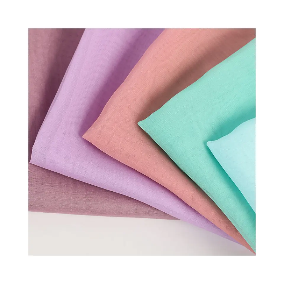 Tissu doux en mousseline de polyester 30D personnalisé tissu de performance transparent et léger pour vêtements