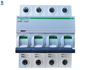 IC65N 4P D32A เบรกเกอร์วงจรขนาดเล็ก ป้องกันกระแสเกินแรงดันต่ำ ป้องกันการลัดวงจร สำหรับการเขียนโปรแกรม PLC - Product Image 1