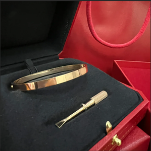 <span class=keywords><strong>Brazalete</strong></span> de Acero Inoxidable Chapado en Oro de 18K con Bisel de Diamantes de Lujo Estilo <span class=keywords><strong>Cartier</strong></span>, Gama Completa de Estilos con Caja de Regalo - Product Image 5