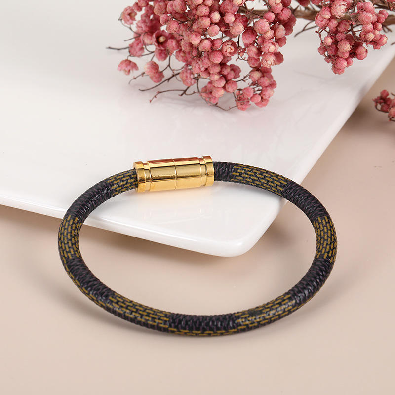 Boucle dorée cuir café 17cm