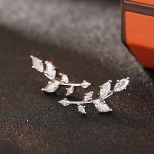 Orecchini a polsino E3669 con design a pianta dorata, placcati oro, in lega di zinco, stile vintage, gioielli unisex alla moda - Product Image 5