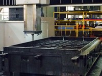 Machine de découpe automatique de tissu pour jeans 100 couches 10 Ohs produite par YINENG TECH