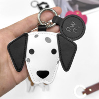 Porte-clés en similicuir découpé sur mesure avec motif animalier de dessin animé, idéal pour la décoration de sacs