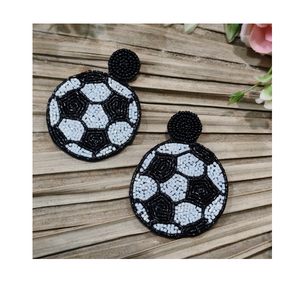 Pendientes de cuentas hechos a mano con elegante trabajo de abalorios, joyería de moda para bodas, fiestas y colección de prendas de diseñador. - Product Image 5