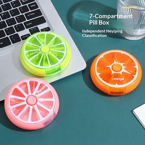 Boîte à médicaments ronde en ABS personnalisée à 7 compartiments avec un design de fruits sous-emballés rotatif à pression pour un usage en déplacement, un mini-tiroir, des cadeaux - Product Image 1