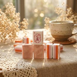 Fichas de Mahjong Americanas de Lujo, Diseño Acrílico de Concha de Tortuga, Color Rosa Perla, Colección Oh My Mahjong - Product Image 1