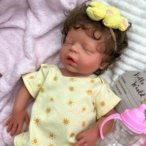 Bambola Reborn in Silicone Artigianale da 45 cm, Bambina con Capelli e Occhi Chiusi, Personalizzabile, Regalo per Futuri Genitori e Innamorati - Product Image 4