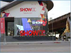 Anuncios de gama alta Película LED transparente autoadhesiva de alta calidad Pantallas publicitarias LED de gama alta para panel LED de ventana de vidrio de centro comercial - Product Image 2
