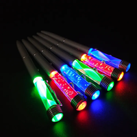 Stylo à DEL avec lumière lumineuse Écriture de nuit Décorations de fête clignotantes Stylo à bille pour écrivains de nuit