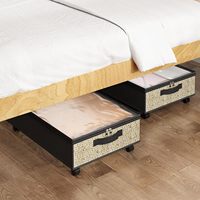 Conteneurs de stockage sous le lit avec roues. Sacs non tissés avec couvercles à fermeture éclair.