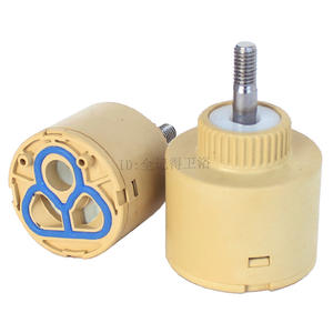 Válvula de Grifo en Cascada Giratoria de 360 Grados con Bola de Vidrio, Válvula de Grifo de Bola de Alta Calidad - Product Image 4