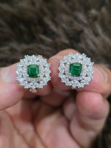 Magnífico Anillo de Plata de Ley 925 con Gema Verde Elegante de 2 Quilates, Corte Esmeralda, Engaste en Canal, Joyería Fina - Product Image 4