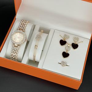 Luxe hartvormige dameshorloge juwelenset van vijf delen met diamanten, roestvrijstalen bandjes, eenvoudige modeaccessoireset - Product Image 1