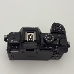 ใช้กล้อง IKON <span class=keywords><strong>Z50</strong></span> <span class=keywords><strong>II</strong></span> 20.9MP มิเรอร์เลสกล้องที่ใช้แล้วมีการเชื่อมต่อ Wi-Fi กล้องที่มีแบตเตอรี่และที่ชาร์จรวมอยู่ด้วย - Product Image 4