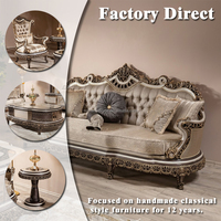 Canapé classique de luxe doré, style baroque turc, capitonné en satin, avec structure en bois sculpté, pour mobilier de palais