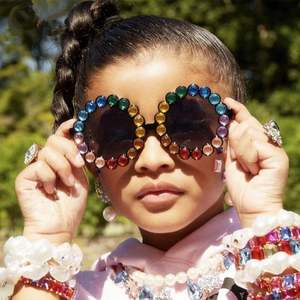 Gafas de Sol Redondas para Niñas, Diseño Retro y Moderno 2022, con Pedrería Colorida - Product Image 3