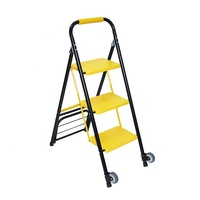 Entrepôt polyvalent utilisant une échelle en fer avec roues Échelle pliable à 3 échelles