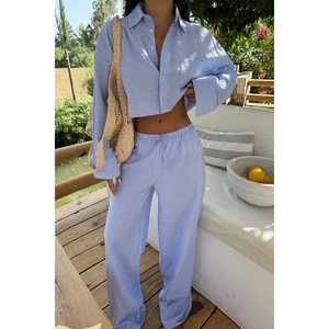 Ensemble de vêtements de plein air et de randonnée à carreaux bleus - Product Image 5