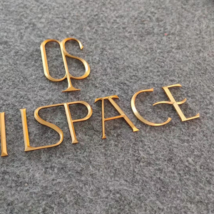 Soporte de pared de letras de latón 3D moderno personalizado para recepción interior y exterior, señalización de letras de Metal para oficina con logotipo - Product Image 1