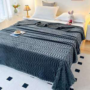 Couverture en peluche douce et moelleuse à prix avantageux pour canapé, chambre à coucher, salon - Product Image 1