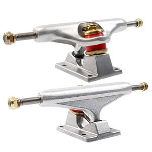 Camions de patin de skateboard personnalisés Oem <span class=keywords><strong>Cruiser</strong></span> de 5 pouces en gros multicolores - Product Image 1