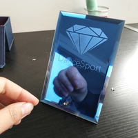 Trophées en verre transparent biseauté avec logo personnalisé