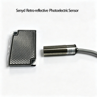 Capteur photoélectrique rétro-réfléchissant polarisé avec boîtier métallique, portée 1m, protection IP67, sortie PNP/NPN pour surfaces transparentes et très brillantes
