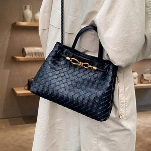 Vintage Lady Woven Bag Large Capacity Tote & Crossbody Design Summer Fashion Single Strap Diamond Grid Pattern - Product Image 3