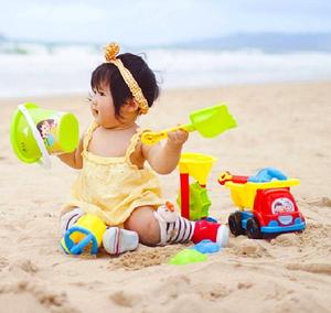 Ensemble de 18 jouets de plage en plastique durables pour enfants de 5 à 7 ans, comprenant un seau, un râteau à <span class=keywords><strong>sable</strong></span>, un moule à château, une bouilloire, pour jouer à la plage en été - Product Image 5