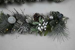 Venta al por mayor personalizada planta verde Navidad Pvc Pino guirnalda artificial con piñas - Product Image 4