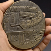 Médaille commémorative en métal à relief profond personnalisée, finition antique, pièce gaufrée, approvisionnement en gros pour souvenir de développement immobilier