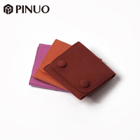 PINUO Sacchetto Portagioie Personalizzato OEM in Microfibra con Bottone e Chiusura a Scatto, Cuciture Precise, Ingrosso, Borse da Viaggio Compatte per Anelli e Orecchini
