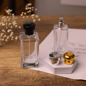 Haut de gamme <span class=keywords><strong>30ml</strong></span> Pulvérisateur Pompe Bouteille De Parfum Personnalisable Vide Carré 50ml 100ml Parfums Bouteilles Pulvérisation Plat pour Sérigraphie - Product Image 1