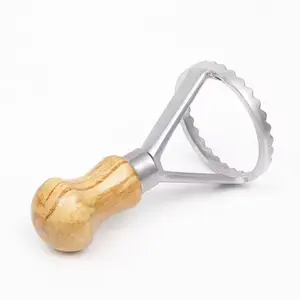 Herramienta para hacer descargas Manual para hacer raviolis, juego de sellos cortadores con mango de madera, fabricante de prensa de descarga de acero inoxidable de cuatro formas