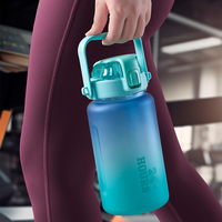 Nouvelle Arrivée Bouteille d'Eau Sportive en Plastique Sans BPA de 1500 ml, Gobelets de Sport Portables d'Extérieur avec Paille et Couvercles à Poignée