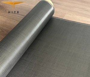 Tissu en fibre de carbone léger de haute qualité <span class=keywords><strong>1k</strong></span> 100gsm, tissé uni/twill, en rouleau, imperméable, isolant thermique, pour sac de voiture et extérieur - Product Image 1
