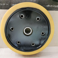 Roue de charge stabilisatrice en polyuréthane pour chariot élévateur Jungheinrich ETV 320, 355x106mm, 6 trous, référence 51112013, prix économique