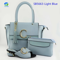 Dernières tendances en matière de chaussures italiennes blanches pour femmes, ensembles de chaussures et sacs de luxe assortis