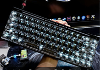Clavier de jeu mécanique sans fil personnalisé en usine, à changement de couleur, trois modes, hot-swappable, vente chaude