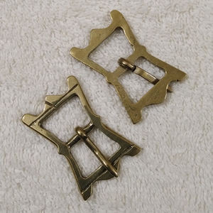 FifteenBoucles Medievales Cinturón francés medieval con fundición de bronce para hebilla Material de cobre Estilo medieval auténtico - Product Image 2