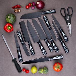 Set di coltelli da cucina in acciaio inossidabile con rivestimento nero, coltello da <span class=keywords><strong>chef</strong></span>, mannaia, Santoku, coltello da disosso, coltello da pane, affilacoltelli, forbici - Product Image 2