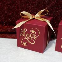 Boîtes à dragées de mariage personnalisées de petite taille, emballage en papier pour cadeaux de bonbons sucrés, emballage cadeau, laminage mat, gaufrage, type dossier plié