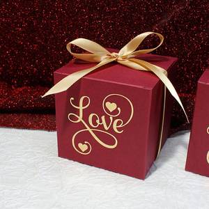 Boîtes à dragées de mariage personnalisées de petite taille, emballage en papier pour cadeaux de bonbons sucrés, emballage cadeau, laminage mat, gaufrage, type dossier plié - Product Image 2