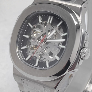 Reloj para hombre de 41 mm con caja y correa de acero sólido, esfera negra tipo esqueleto, cristal de zafiro y movimiento NH70 - Product Image 4