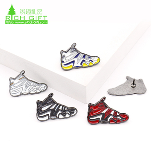 ¡En Stock! Deporte de <span class=keywords><strong>baloncesto</strong></span> de los hombres de esmalte de metal camisa KB <span class=keywords><strong>kobe</strong></span> <span class=keywords><strong>bryant</strong></span> de jersey insignia solapa pines - Product Image 4