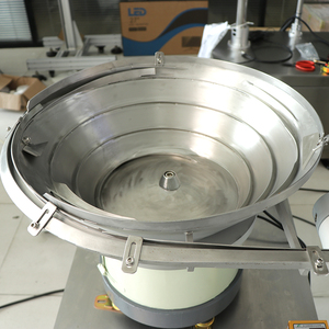 Sistema 4 en 1 de Inspección y Rechazo de Productos con Alimentador Vibratorio de Tazón Pequeño, Marcado Láser UV, Lectura de Códigos QR y Anti-Falsificación - Product Image 5