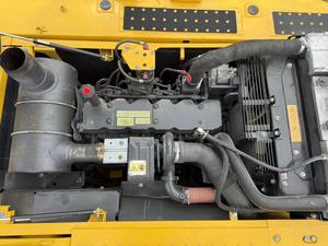 Excavatrice Komatsu PC210LC d'occasion, 21 tonnes, origine Japon, chenillée, moteur d'origine, faible nombre d'heures, pour la construction et l'exploitation minière - Product Image 5