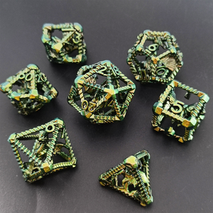 Feeron Juego de Dados DND de Aleación de Zinc, Metálicos Huecos, 7 Piezas, Poliédricos, Dragones, Laberintos, Juegos de Fantasía, Artesanía Tallada a Mano - Product Image 4